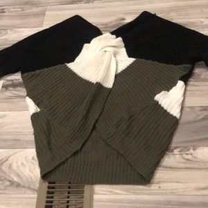 It also has a green color in it to